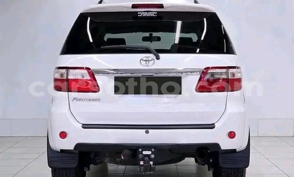 Buy Used Toyota Fortuner White Car in Maseru in Maseru Buy Used Toyota Fortuner White Car in Maseru in Maseru