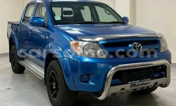 Sayi Na hannu Toyota Hilux Blue Mota in Maseru a Maseru