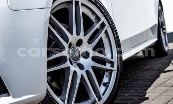 Acheter Occasion Voiture Audi A4 Blanc à Thaba–Tseka, Mafeteng Acheter Occasion Voiture Audi A4 Blanc à Thaba–Tseka, Mafeteng