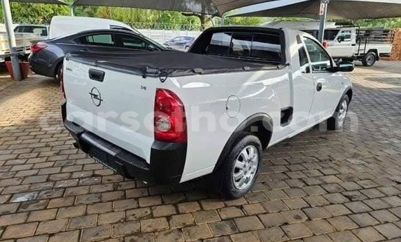 Buy Used Opel Corsa White Car in Mafeteng in Mafeteng Buy Used Opel Corsa White Car in Mafeteng in Mafeteng