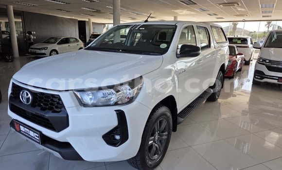 Sayi Na hannu Toyota Hilux White Mota in Mokhotlong a Berea Sayi Na hannu Toyota Hilux White Mota in Mokhotlong a Berea
