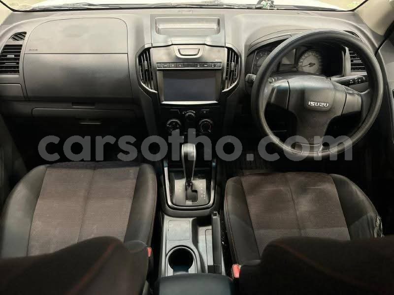 Big with watermark isuzu d max leribe peka 30518