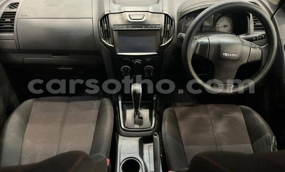 Buy Used Isuzu DโMAX White Car in Peka in Leribe Buy Used Isuzu DโMAX White Car in Peka in Leribe