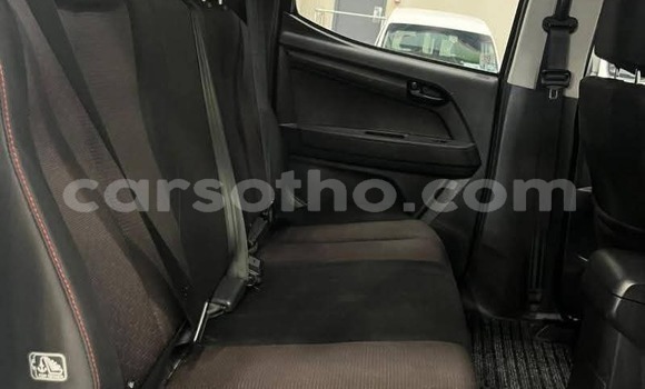 Buy Used Isuzu DโMAX White Car in Peka in Leribe Buy Used Isuzu DโMAX White Car in Peka in Leribe