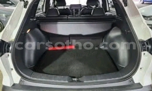 Sayi Na hannu Toyota Corolla Cross White Mota in Maseru a Maseru Sayi Na hannu Toyota Corolla Cross White Mota in Maseru a Maseru