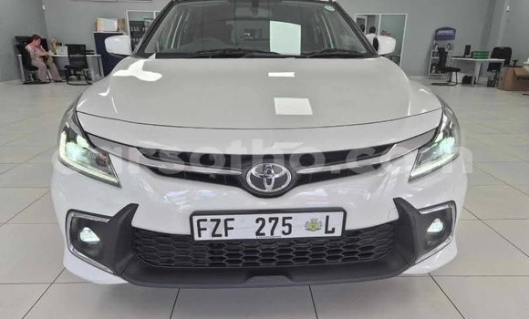 Sayi Na hannu Toyota Starlet White Mota in Teyateyaneng a Berea Sayi Na hannu Toyota Starlet White Mota in Teyateyaneng a Berea