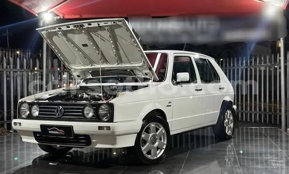Buy Used Volkswagen Golf White Car in Maputsoe in Leribe Buy Used Volkswagen Golf White Car in Maputsoe in Leribe