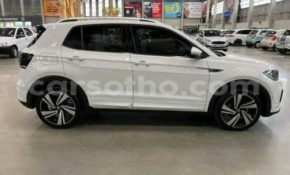 Buy Used Volkswagen Tiguan White Car in Mokhotlong in Berea Buy Used Volkswagen Tiguan White Car in Mokhotlong in Berea