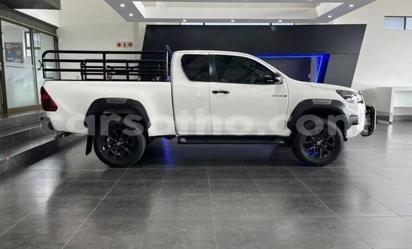 Buy Used Toyota Hilux White Car in Maseru in Maseru Buy Used Toyota Hilux White Car in Maseru in Maseru