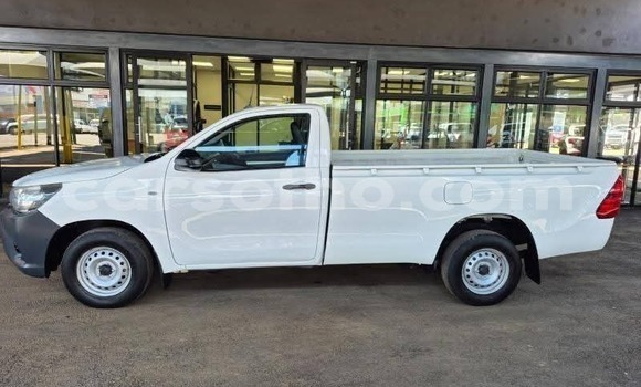 Buy Used Toyota Hilux White Car in Mafeteng in Mafeteng Buy Used Toyota Hilux White Car in Mafeteng in Mafeteng