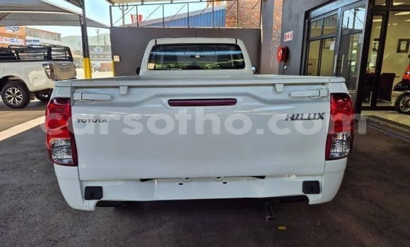 Buy Used Toyota Hilux White Car in Mafeteng in Mafeteng Buy Used Toyota Hilux White Car in Mafeteng in Mafeteng