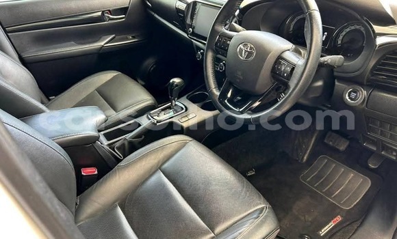 Buy Used Toyota Hilux White Car in Maseru in Maseru Buy Used Toyota Hilux White Car in Maseru in Maseru