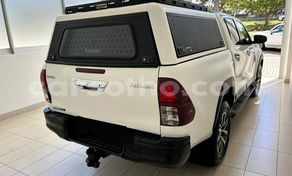 Buy Used Toyota Hilux White Car in Maseru in Maseru Buy Used Toyota Hilux White Car in Maseru in Maseru