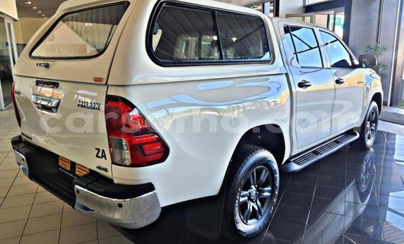 Buy Used Toyota Hilux White Car in Maseru in Maseru Buy Used Toyota Hilux White Car in Maseru in Maseru