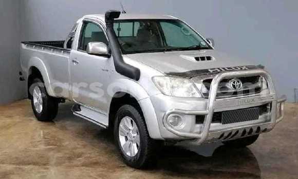 اشتري مستعمل Toyota Hilux Silver سيارة في Maseru في Maseru