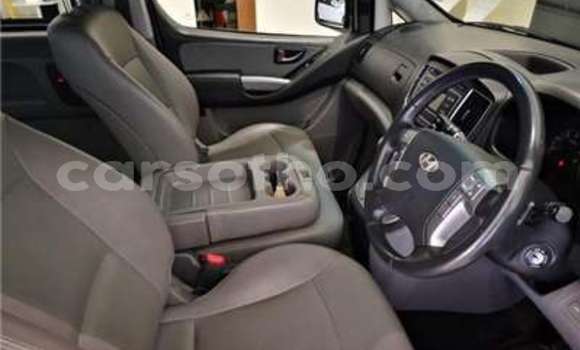 اشتري مستعمل Hyundai H1 White سيارة في Maseru في Maseru اشتري مستعمل Hyundai H1 White سيارة في Maseru في Maseru