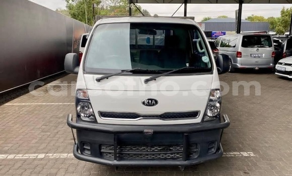 Buy Used Kia K9 White Car in Maseru in Maseru Buy Used Kia K9 White Car in Maseru in Maseru
