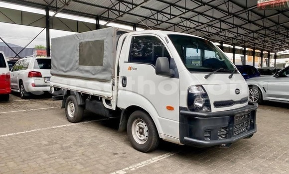 Buy Used Kia K9 White Car in Maseru in Maseru Buy Used Kia K9 White Car in Maseru in Maseru