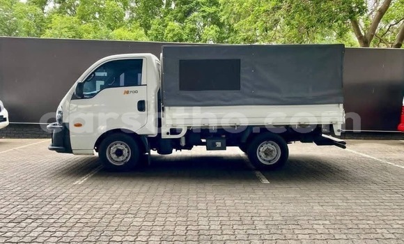 Buy Used Kia K9 White Car in Maseru in Maseru Buy Used Kia K9 White Car in Maseru in Maseru