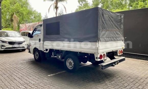 Buy Used Kia K9 White Car in Maseru in Maseru Buy Used Kia K9 White Car in Maseru in Maseru