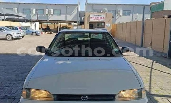 Sayi Na hannu Toyota Corolla White Mota in Maseru a Maseru