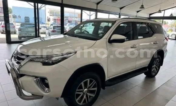 Buy Used Toyota Fortuner White Car in Maseru in Maseru Buy Used Toyota Fortuner White Car in Maseru in Maseru