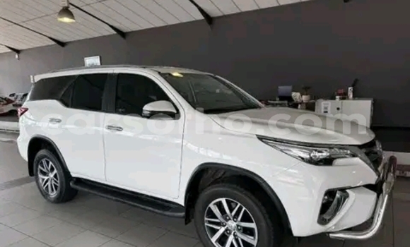 Buy Used Toyota Fortuner White Car in Maseru in Maseru Buy Used Toyota Fortuner White Car in Maseru in Maseru