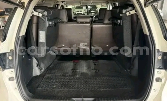 Buy Used Toyota Fortuner White Car in Maseru in Maseru Buy Used Toyota Fortuner White Car in Maseru in Maseru