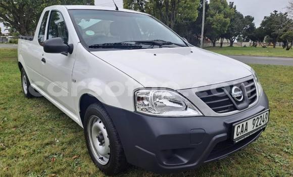اشتري مستعمل Nissan NP 300 White سيارة في Maseru في Maseru