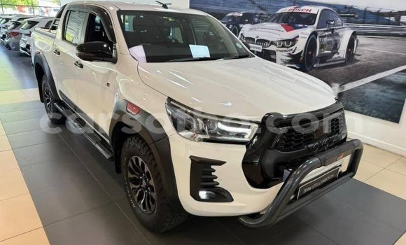 Sayi Na hannu Toyota Hilux White Mota in Maseru a Maseru Sayi Na hannu Toyota Hilux White Mota in Maseru a Maseru