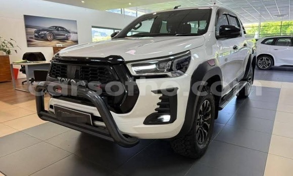 Buy Used Toyota Hilux White Car in Maseru in Maseru Buy Used Toyota Hilux White Car in Maseru in Maseru
