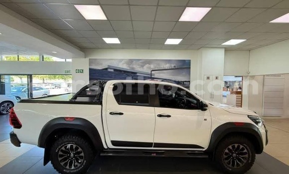 Buy Used Toyota Hilux White Car in Maseru in Maseru Buy Used Toyota Hilux White Car in Maseru in Maseru