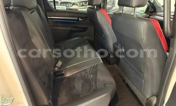 Buy Used Toyota Hilux White Car in Maseru in Maseru Buy Used Toyota Hilux White Car in Maseru in Maseru