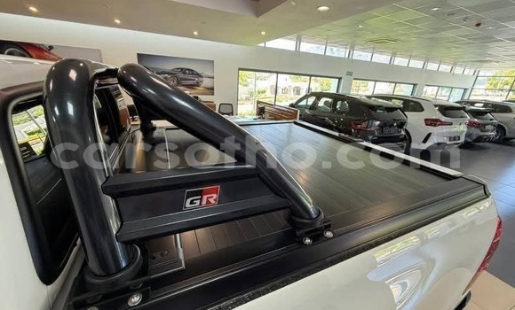 Buy Used Toyota Hilux White Car in Maseru in Maseru Buy Used Toyota Hilux White Car in Maseru in Maseru