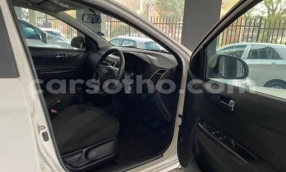 Buy Used Hyundai i20 White Car in Maseru in Maseru Buy Used Hyundai i20 White Car in Maseru in Maseru