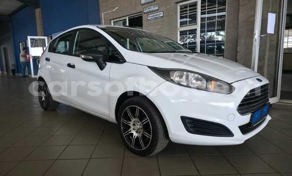 Sayi Na hannu Ford Fiesta White Mota in Maseru a Maseru