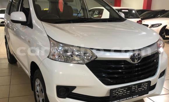 Sayi Na hannu Toyota Avanza White Mota in Maseru a Maseru