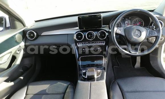 Sayi Na hannu Mercedes-Benz C–Class White Mota in Maseru a Maseru Sayi Na hannu Mercedes-Benz C–Class White Mota in Maseru a Maseru