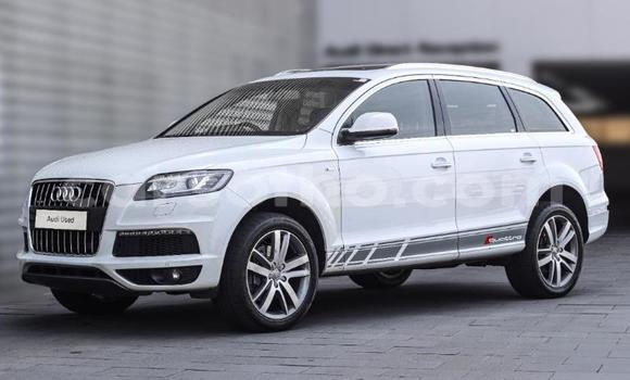 Sayi Na hannu Audi Q7 White Mota in Maseru a Maseru Sayi Na hannu Audi Q7 White Mota in Maseru a Maseru