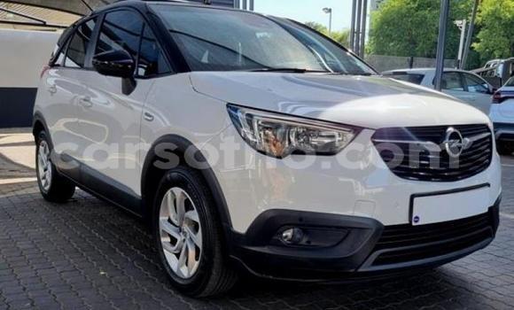 اشتري مستعمل Opel Crossland X White سيارة في Maseru في Maseru