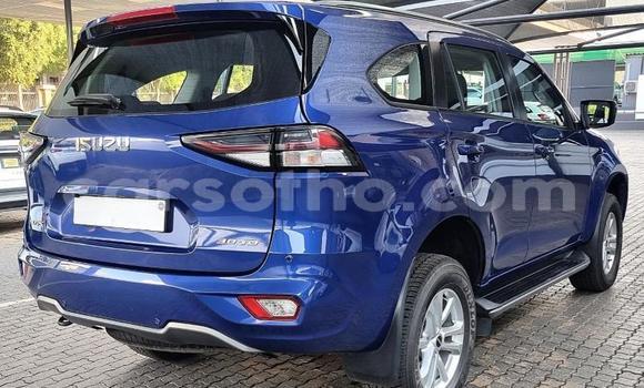 Buy Used Isuzu MU-X Blue Car in Maseru in Maseru Buy Used Isuzu MU-X Blue Car in Maseru in Maseru