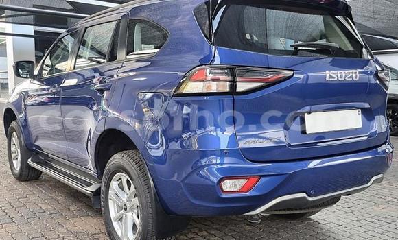 Buy Used Isuzu MU-X Blue Car in Maseru in Maseru Buy Used Isuzu MU-X Blue Car in Maseru in Maseru