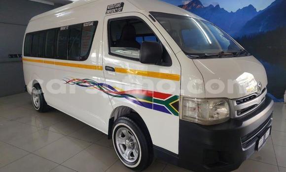 Buy Used Toyota Hiace White Car in Maseru in Maseru Buy Used Toyota Hiace White Car in Maseru in Maseru