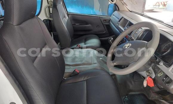 Buy Used Toyota Hiace White Car in Maseru in Maseru Buy Used Toyota Hiace White Car in Maseru in Maseru