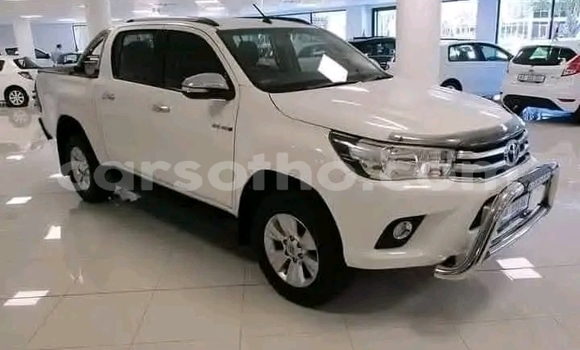 Buy Used Toyota Hilux White Car in Maseru in Maseru