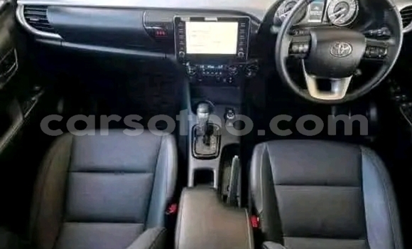 Buy Used Toyota Hilux White Car in Maseru in Maseru Buy Used Toyota Hilux White Car in Maseru in Maseru