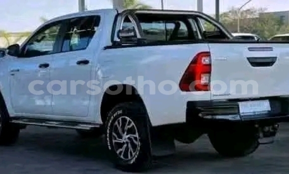 Buy Used Toyota Hilux White Car in Maseru in Maseru Buy Used Toyota Hilux White Car in Maseru in Maseru