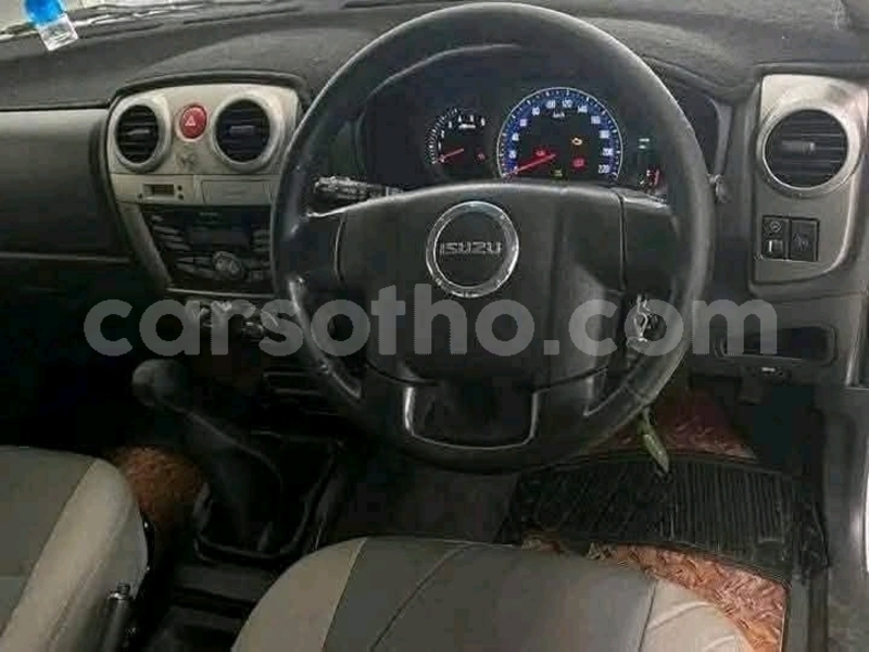 Big with watermark isuzu d max maseru maseru 30734