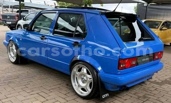 Buy Used Volkswagen Golf Blue Car in Maseru in Maseru Buy Used Volkswagen Golf Blue Car in Maseru in Maseru