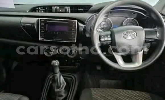 Buy Used Toyota Hilux White Car in Maseru in Maseru Buy Used Toyota Hilux White Car in Maseru in Maseru